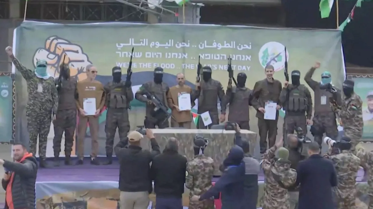 Gazze’de esir takası devam ediyor: Hamas, 3 İsrailli esiri Kızılhaç’a teslim etti
